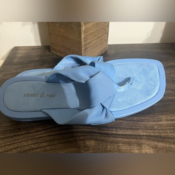 NWT-Violet & Red Women’s Blue Sandal with Bow Front - Picture 5 of 6